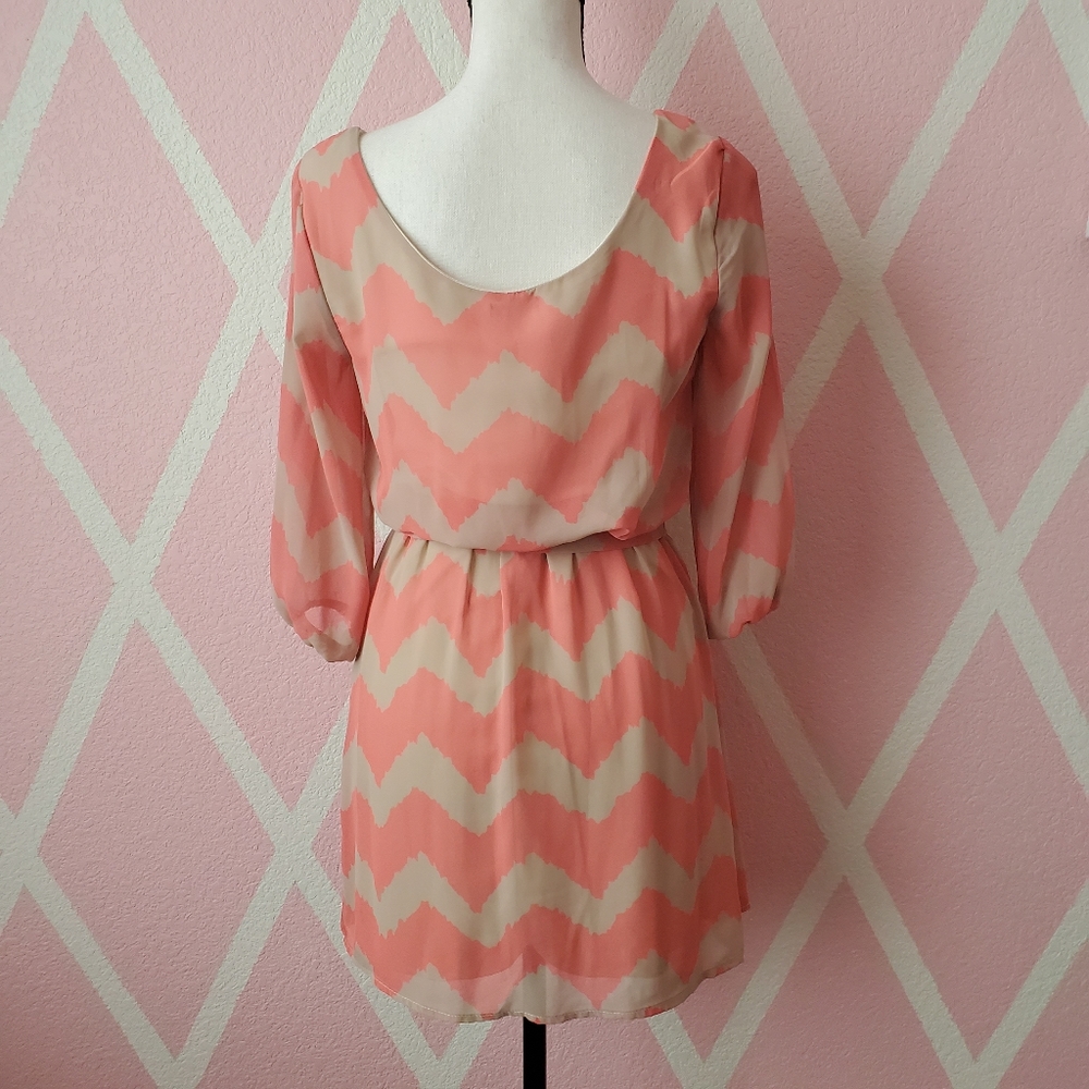 LILY ROSE Chevron Print Dress - Picture 4 of 8